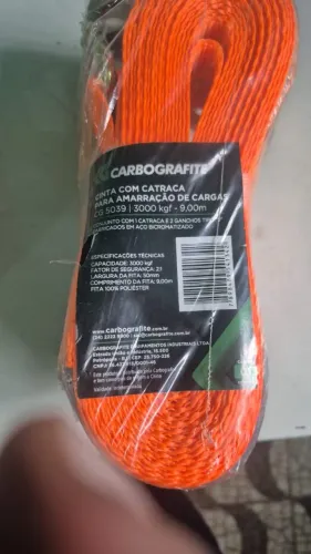 Cinta com catraca para amarração de carga