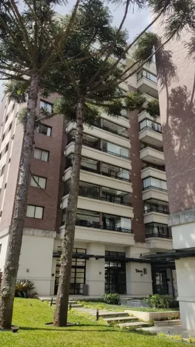 Apartamento para aluguel tem 32 metros quadrados com 1 quarto em Centro - Curitiba - Paran