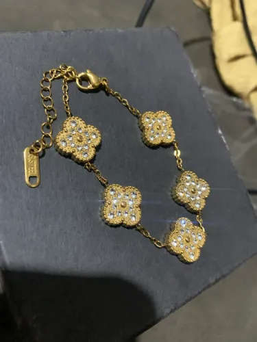 pulseira trevo moeda antiga pedras em zircônia