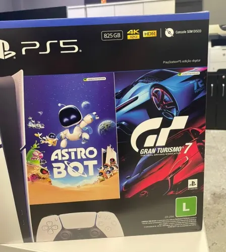 PLAYSTATION 5 DIGITAL 825GB + ASTRO BOT + GRAN TURISMO 7 - NOVO