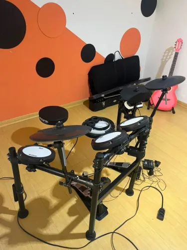 Vendo Bateria Eletrônica Aroma Tdx-22 Il- Seminova, com Manual e Nota Fiscal