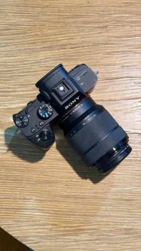 SONY A7III com lente 28-70 F3.5 Conservada