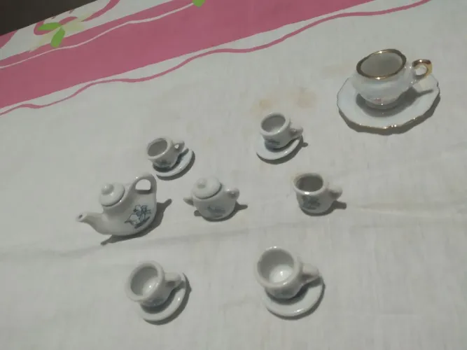 Conjunto de cha miniaturas
