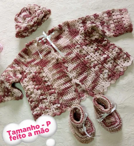 CONJUNTO C/ CASACO, TOUCA A SAPATINHO DE LÃ, FEITO A MÃO, UNISEX, PREÇO DE CUSTO.