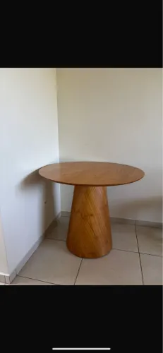 VENDO MESA REDONDA TAMPO MADEIRA