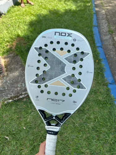 Raquete de Beach Tennis Nox NG17 carbono 18k