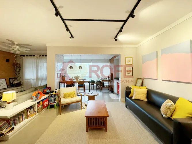 Apartamento de 116 m² com depósito à venda no Brooklin. São 3 quartos e 4 vagas. Rua Michi