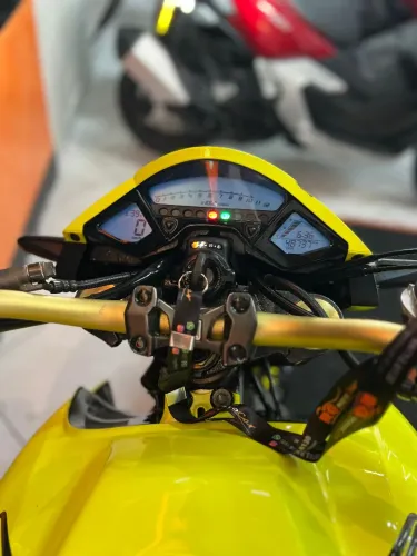 Cb 1000 R ano 2012 extra de verdade