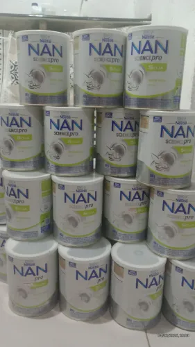 Latas de leite vazias