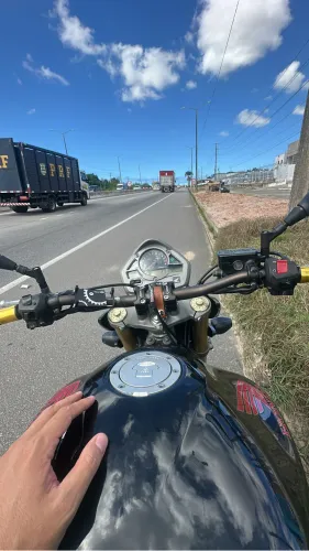 Oportunidade HORNET 600F