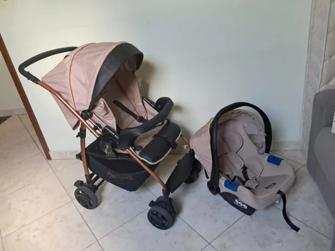 Carinho de bebê + bebê conforto