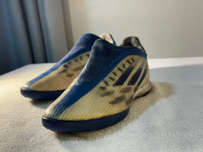 Chuteira da Adidas n° 39/40 comprada nos Estados Unidos