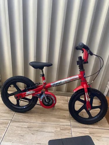 Bicicleta aro 16 (acompanha rodinha)