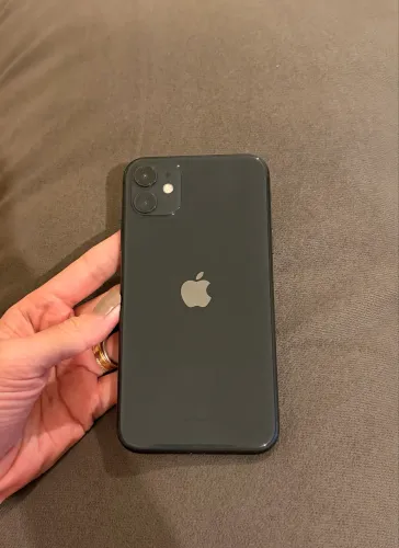 iPhone 11 128GB ? R$ 1.100 