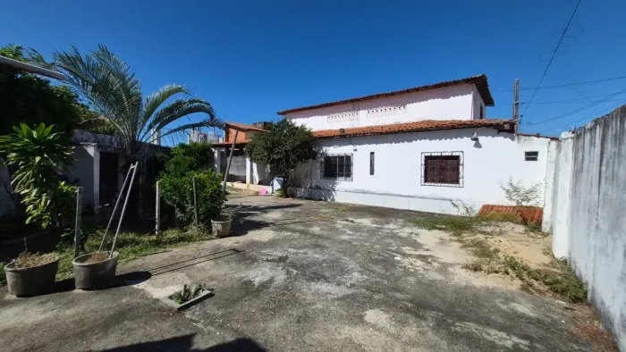 CASA À VENDA NA CIDADE 2000 ESPAÇO, CONFORTO E LOCALIZAÇÃO PRIVILEGIADA!