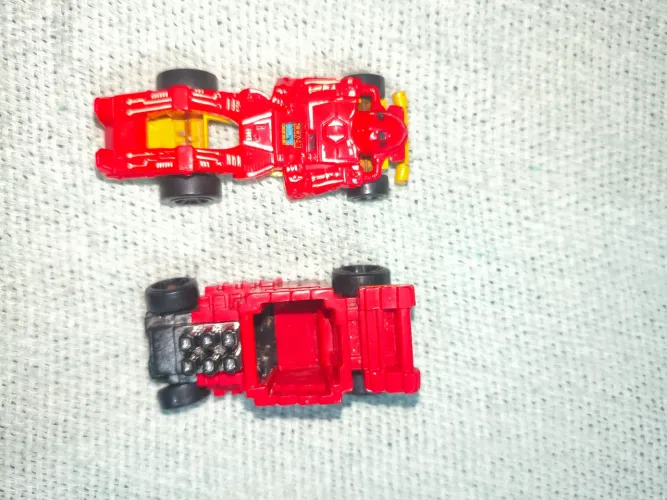 Kit 2 carrinhos Zombot e Pixel Shaker