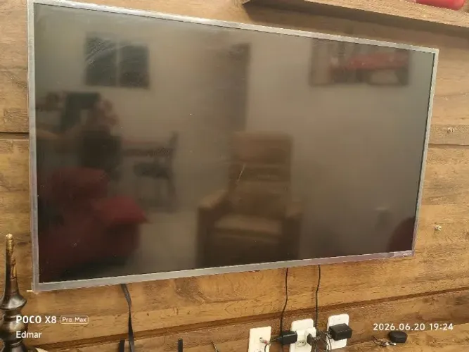 Televisão LG 50" Smart TV NanoCell, pouco uso, ainda com plástico,valor 1.400,00.
