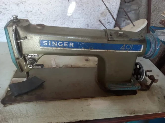 Maquina de Costura - Singer