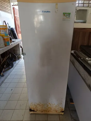 Geladeira sucata
