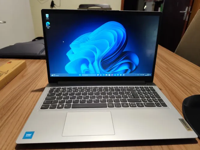 Vendo notebook Lenovo 