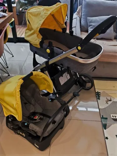 Carrinho com bebê conforto Safety 1