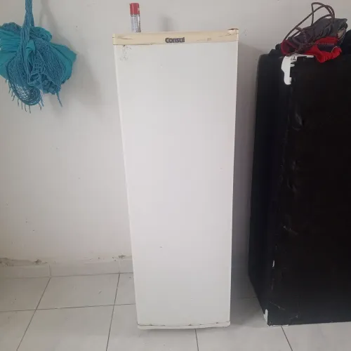 Vende-se geladeira palito