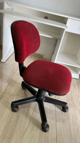 Vende-se Cadeira de Escritório