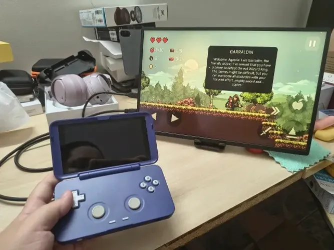 Console Retroid Pocket Flip 1 - Case Grip Leia a descrição