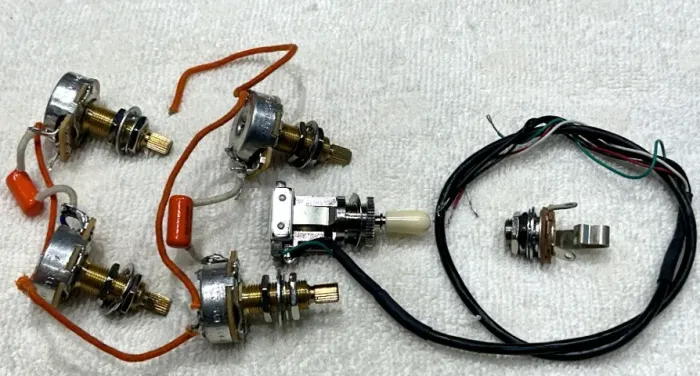 CTS A500K potentiometer, Orange Drop capacitors, Switchcraft 3-way Les Paul-style toggle s