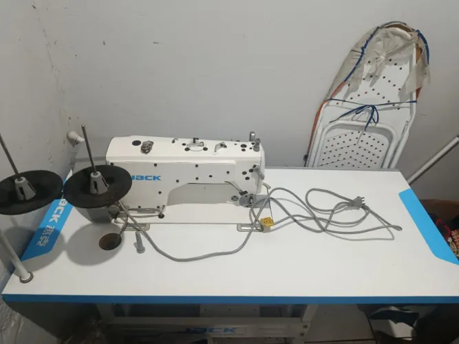Máquina de costurar são duas
