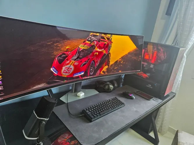 Monitor Curvo Samsung G9 OLED 49" e outros itens