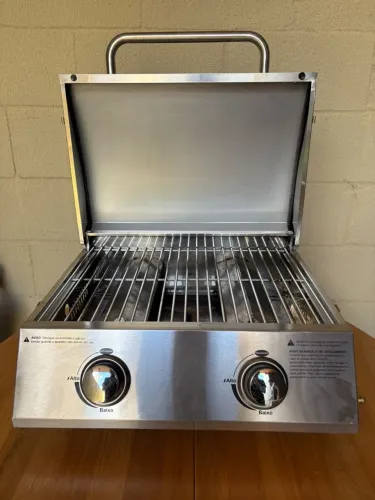 Churrasqueira a gás - Inox em perfeito funcionamento!!!