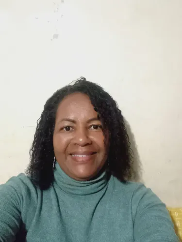 Olá sou Tânia Cuidadora de idosos