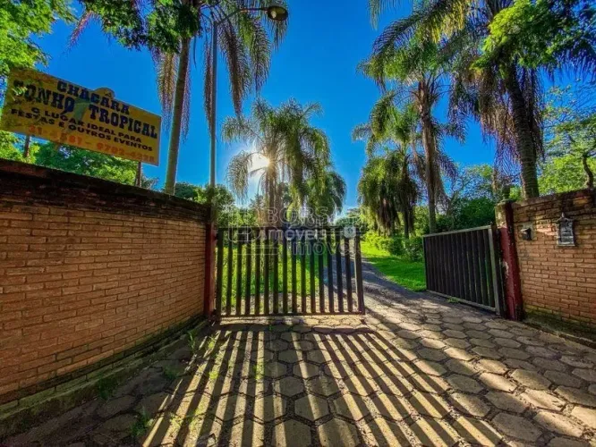 Chácara de luxo em Araraquara com 2 suítes e amplo espaço de garagem
