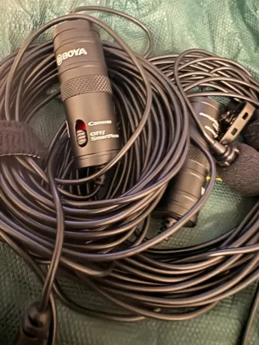 Microfone de fio Boya para smartphone