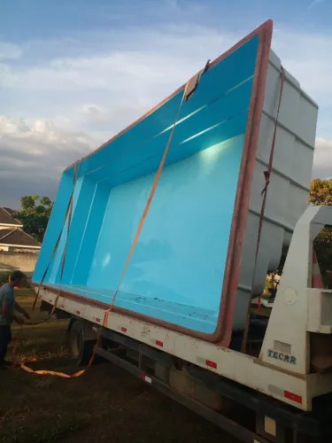 PISCINA DE FIBRA MODELO RUBI 8.2 X 3.6