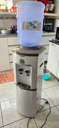Bebedouro ESMALTEC 220V SEMI NOVO, 8 MESES DE USO