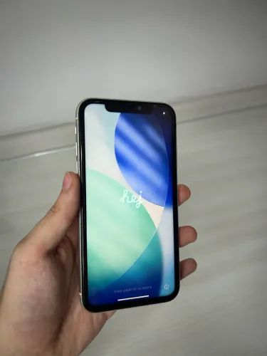 iPhone 11 64GB Branco