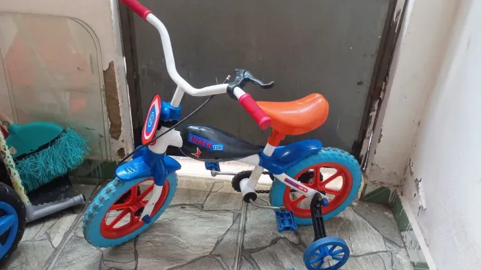 Vendo Bicicleta e Velotrol Maral