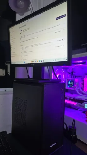Gabinete + Monitor - Core i5 7400 - 8gb RAM - 240SSD + P.Mae ASUS - Monitor 20" Acer