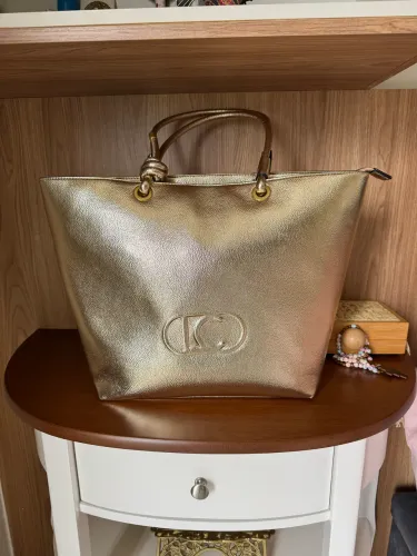 Bolsa lola CASADEMUNT. Dourada nova