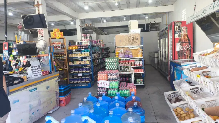 Vendo instalação para mercadinho ou outras atividades