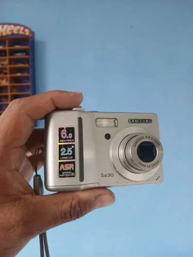 Câmera digital Samsung 6 mp leia a descrição do anúncio