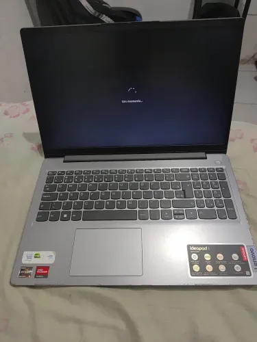 Notebook Lenovo Ideapad 3 AMD Ryzen 5-5500U 8gb ram SSD NVMe 256 placa Vega 8 2gb dd5
