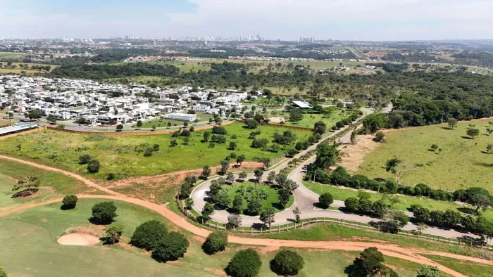 Área estratégica em Goiânia com 13 mil m² ao lado do Portal do Sol Golfe