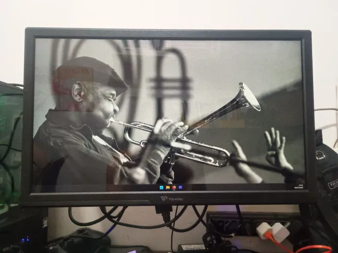Monitor 24 polegadas viewpro HDMI seminovo