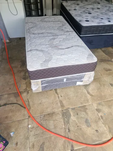 Cama sime nova solteiro 1.88.x88 Box ainda no plástico colchão de molas ensacadas Umaflex