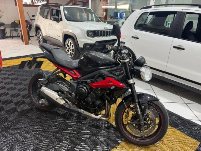 TRIUMPH STREET TRIPLE 675R 2014 Gasolina