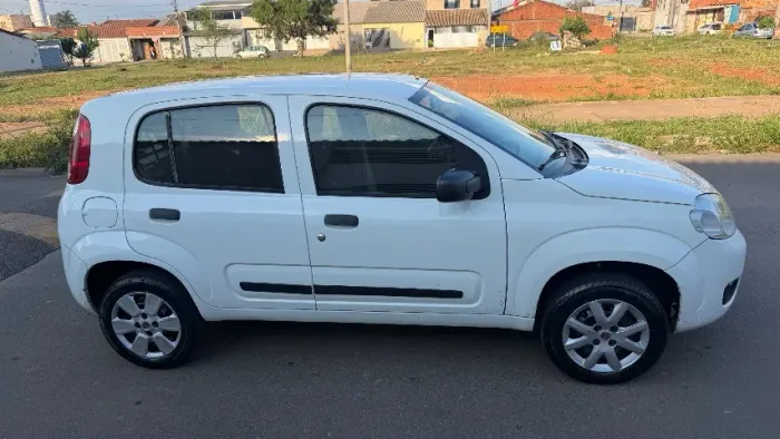 Fiat Uno Vivace/rua 1.0 EVO Fire Flex 8V 5P 2013