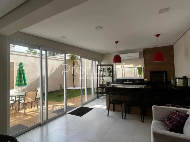 Casa Condomínio Sobrado para Alugar e Vender no Vila do Golfe